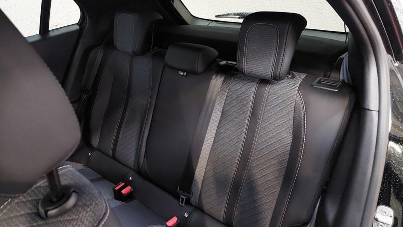 Peugeot 2008 Hybrid 145 e-Dcs6 Allure