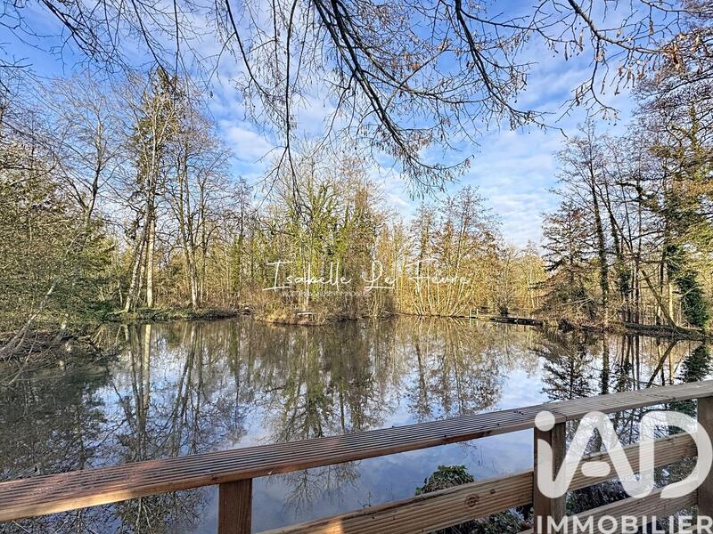 Maison - 202 m² - 9 pièces