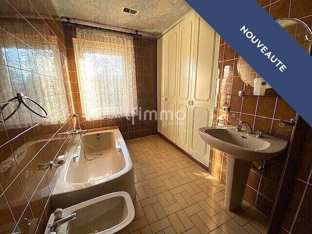 Maison - 286 m² - 9 pièces