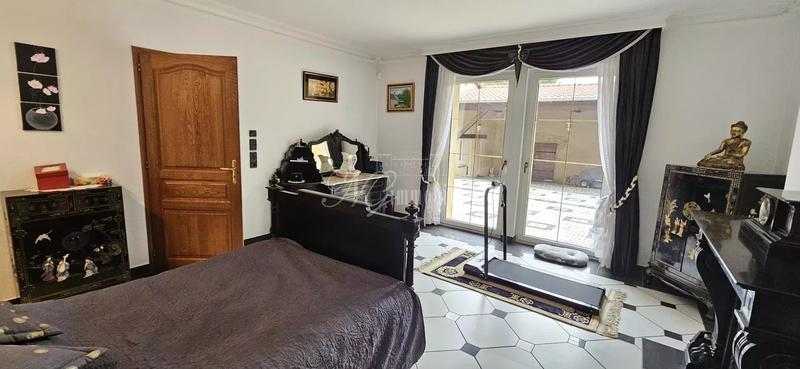 Maison de village - 295 m² - 7 pièces