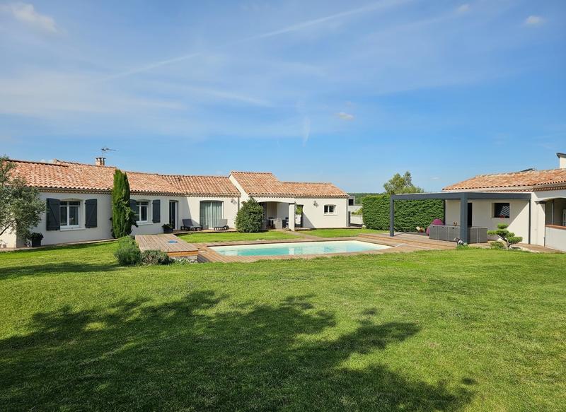 Maison - 150 m² - 5 pièces