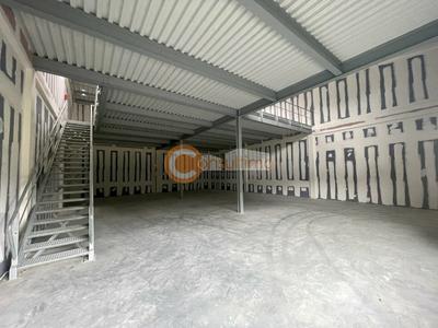 Local d'activité / Entrepôt - 367 m²