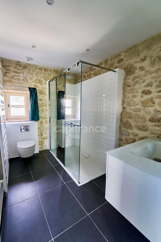 Maison - 290 m² - 8 pièces