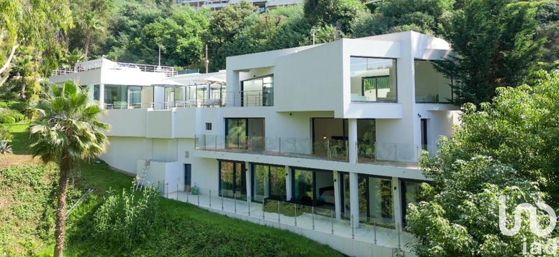 Maison - 510 m² - 7 pièces