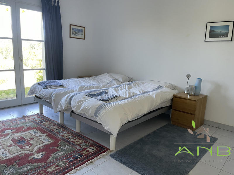 Maison - 210 m² - 6 pièces