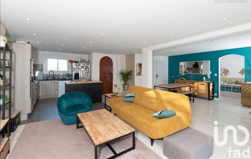 Maison - 250 m² - 8 pièces