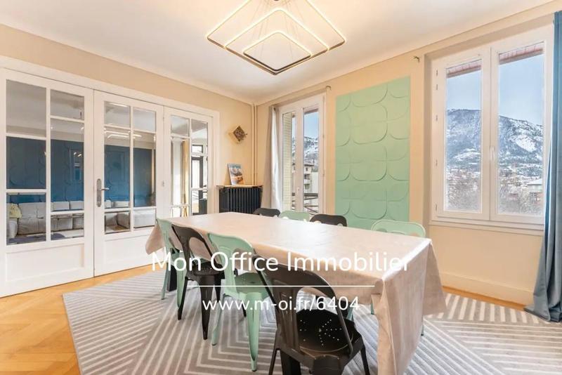 Appartement - 138 m² - 5 pièces