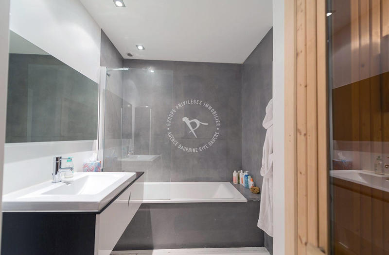 Appartement - 171 m² - 6 pièces