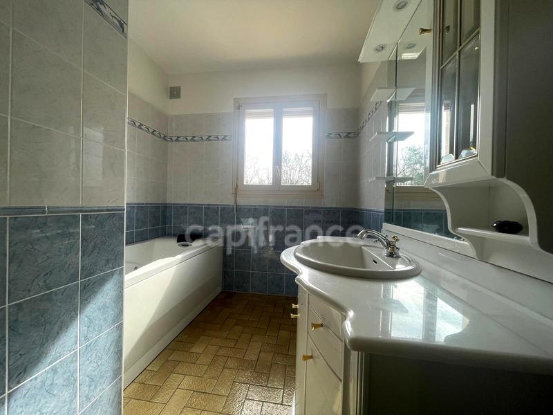 Maison - 122 m² - 5 pièces