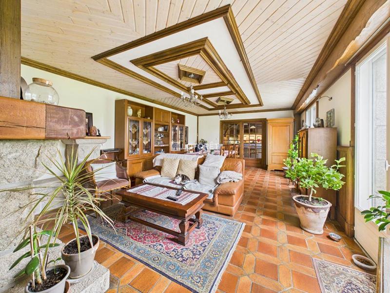 Propriété - 323 m² - 13 pièces