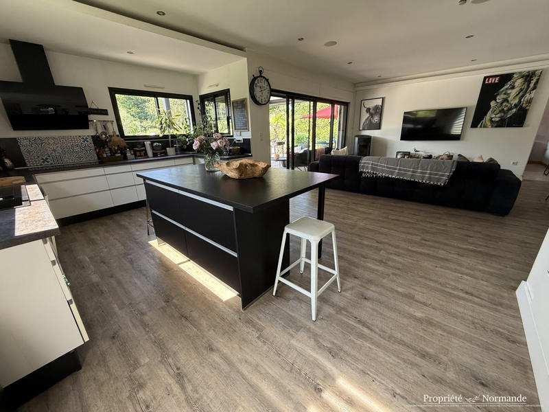 Villa - 168 m² - 6 pièces