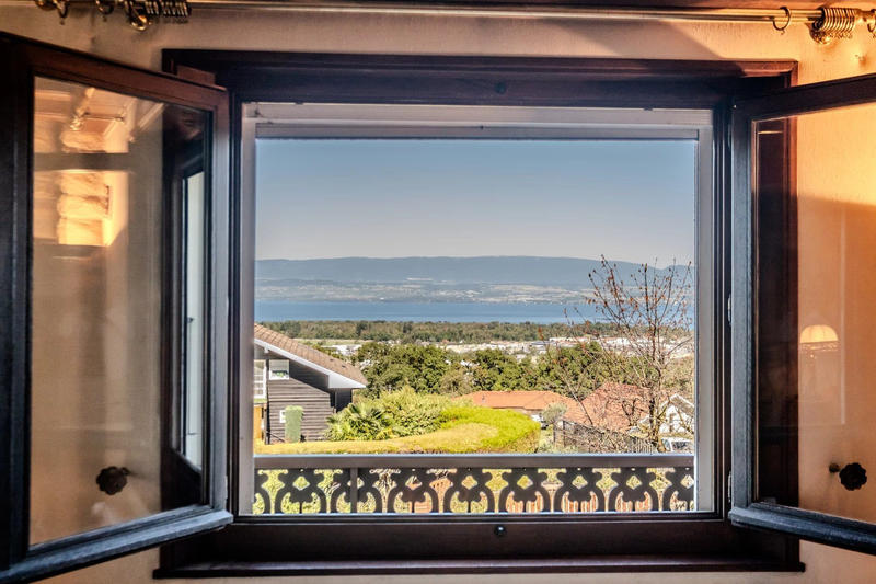 Maison - 300 m² - 8 pièces