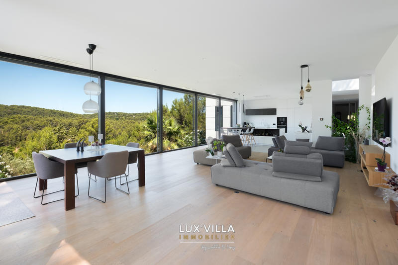 Villa - 397 m² - 10 pièces