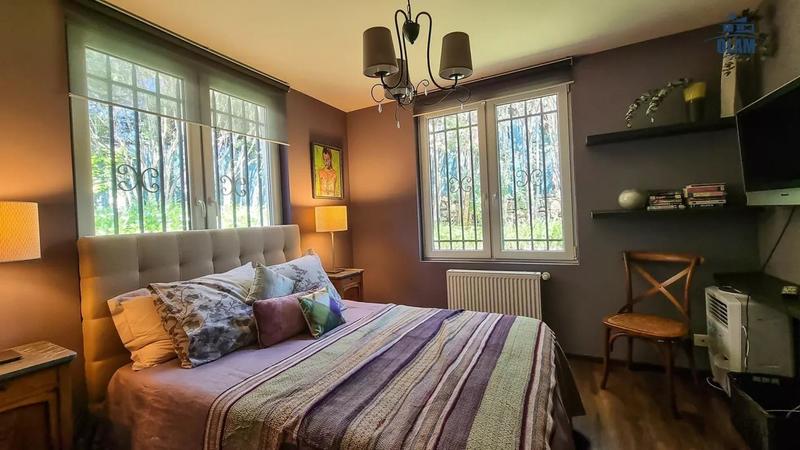 Maison - 377 m² - 12 pièces