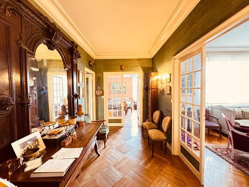 Appartement - 146 m² - 6 pièces