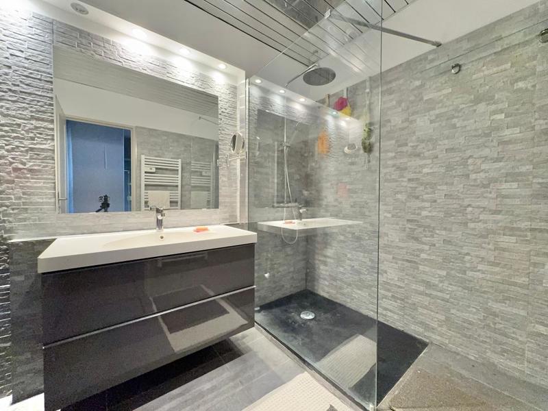 Appartement - 99 m² - 3 pièces