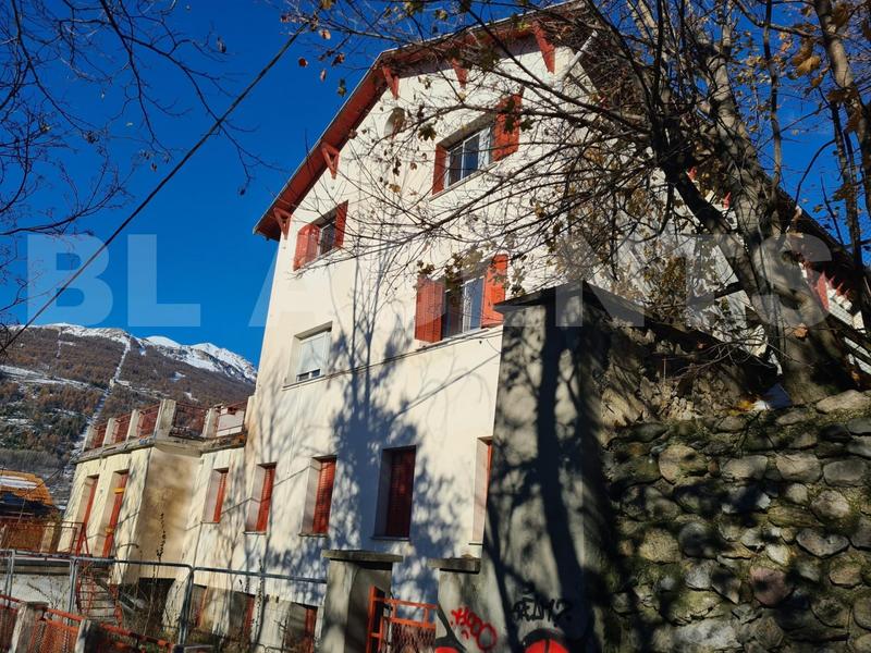 Immeuble - 1 300 m²