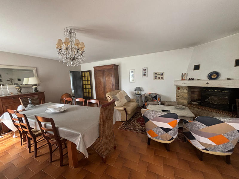 Maison - 376 m² - 4 pièces