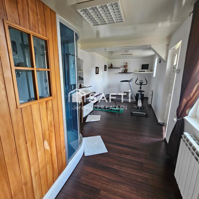 Maison - 311 m² - 11 pièces