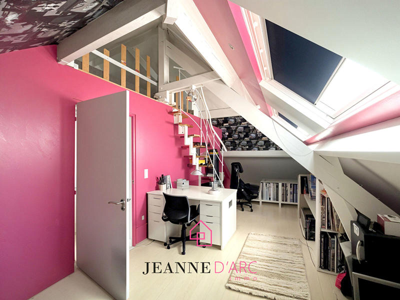 Maison - 219 m² - 7 pièces