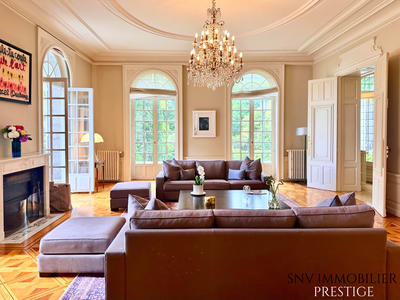 Château - 876 m² - 18 pièces