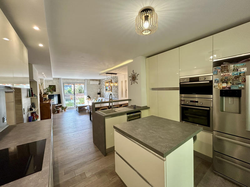 Appartement - 94 m² - 4 pièces