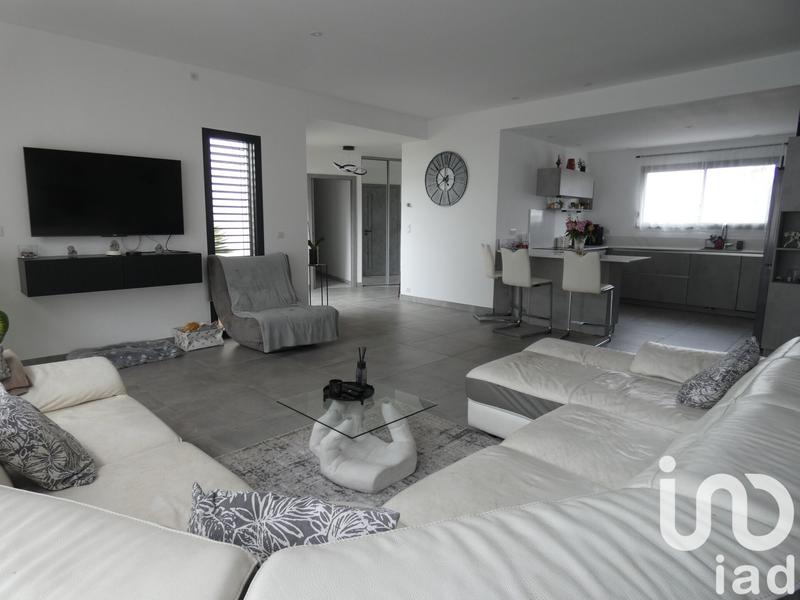 Maison - 198 m² - 8 pièces