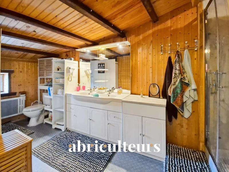 Maison - 230 m² - 6 pièces