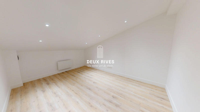 Loft - 84 m² - 4 pièces