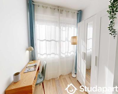 Chambre - 100 m² - 1 pièce