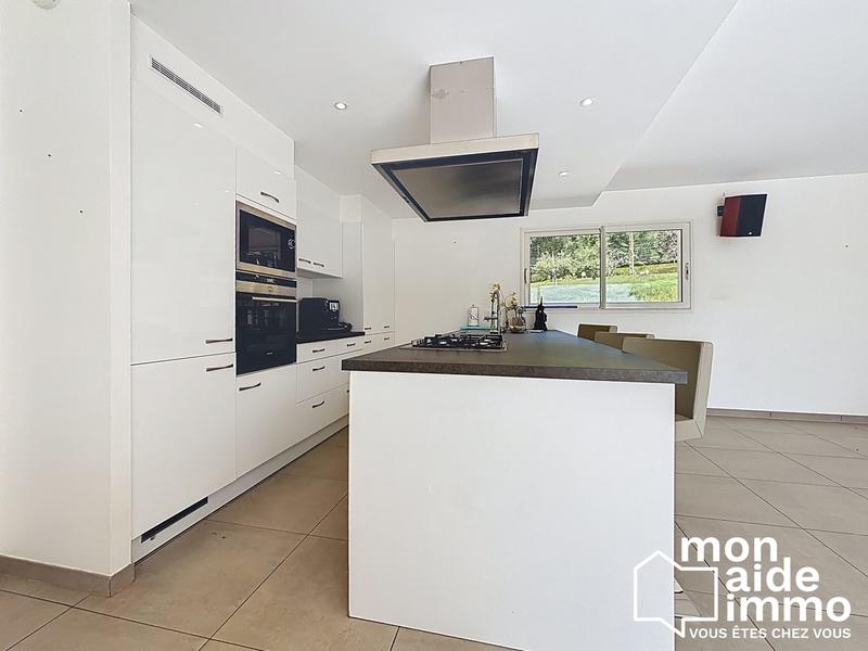 Maison - 110 m² - 4 pièces