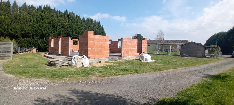 Terrain constructible - 1 405 m²