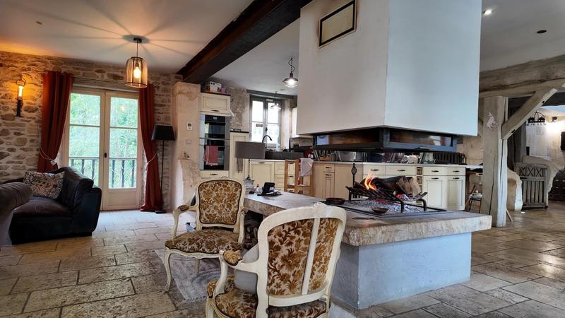 Maison - 545 m² - 13 pièces