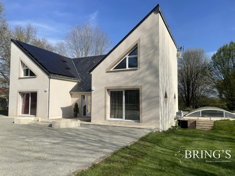 Maison traditionnelle - 151 m² - 5 pièces