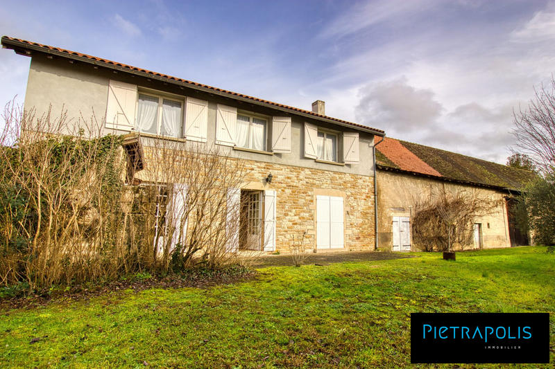 Maison - 475 m² - 15 pièces