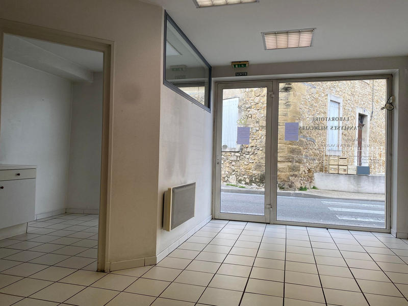 Local commercial - 150 m² - 3 pièces