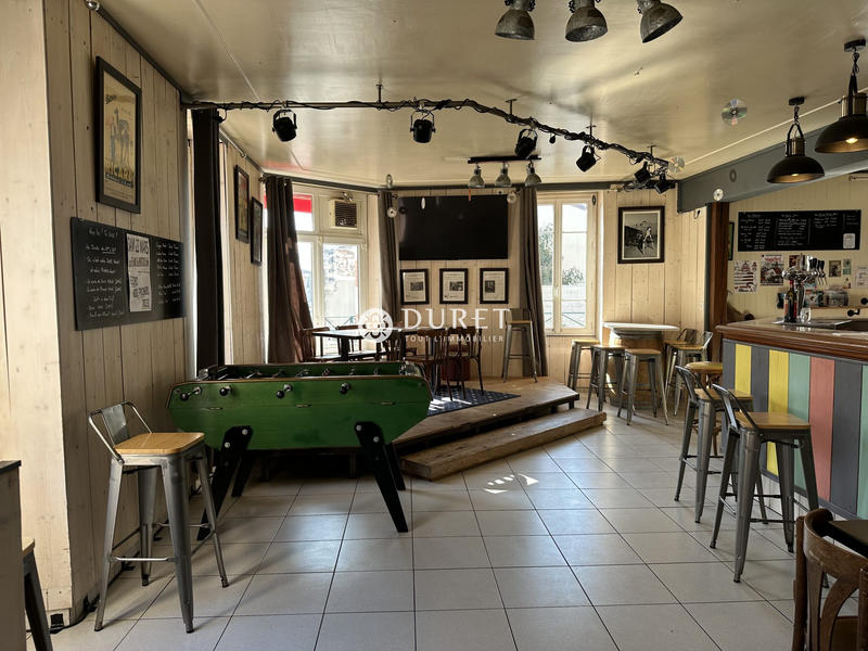 Maison - 235 m² - 8 pièces