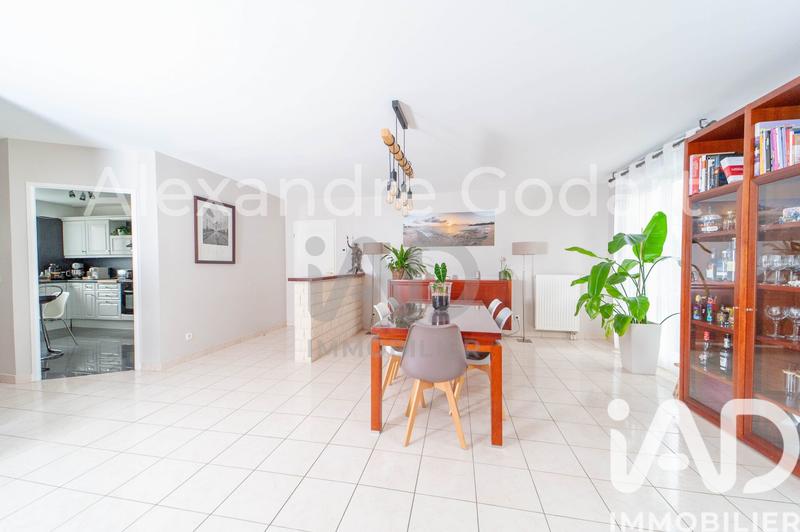 Maison - 211 m² - 8 pièces