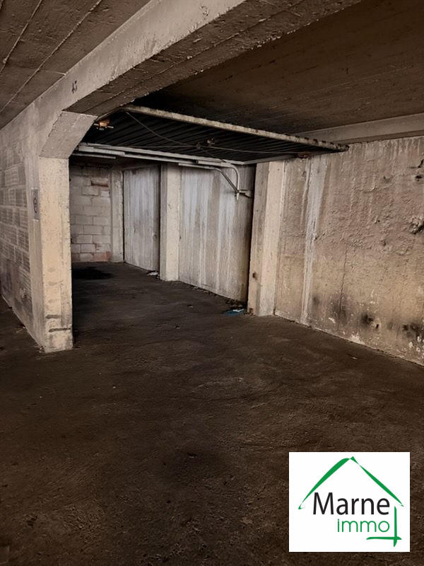 Parking / Garage - 14 m²