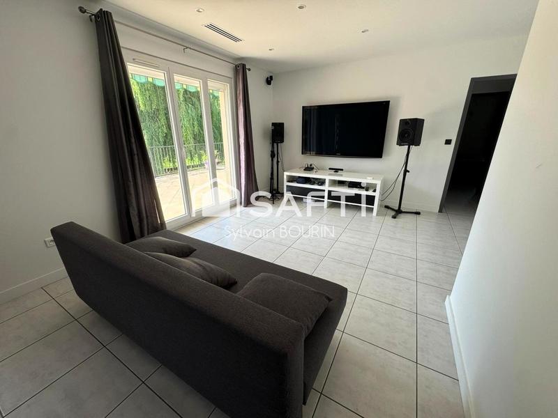 Maison - 289 m² - 9 pièces