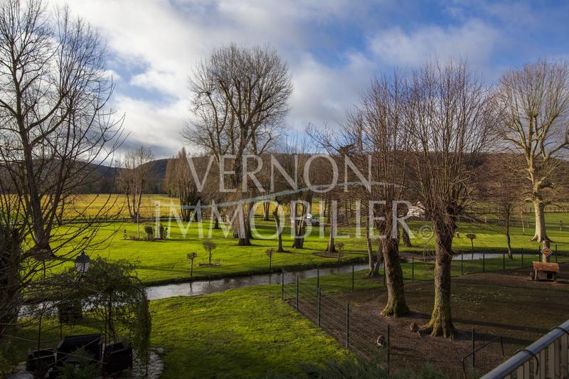 Maison - 375 m² - 12 pièces