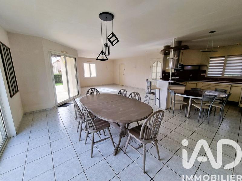 Maison - 121 m² - 6 pièces