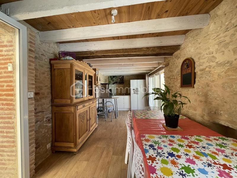 Propriété - 280 m² - 6 pièces