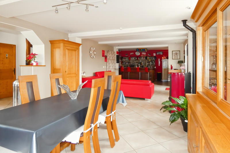 Maison - 193 m² - 8 pièces