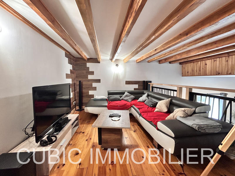 Maison - 202 m² - 5 pièces