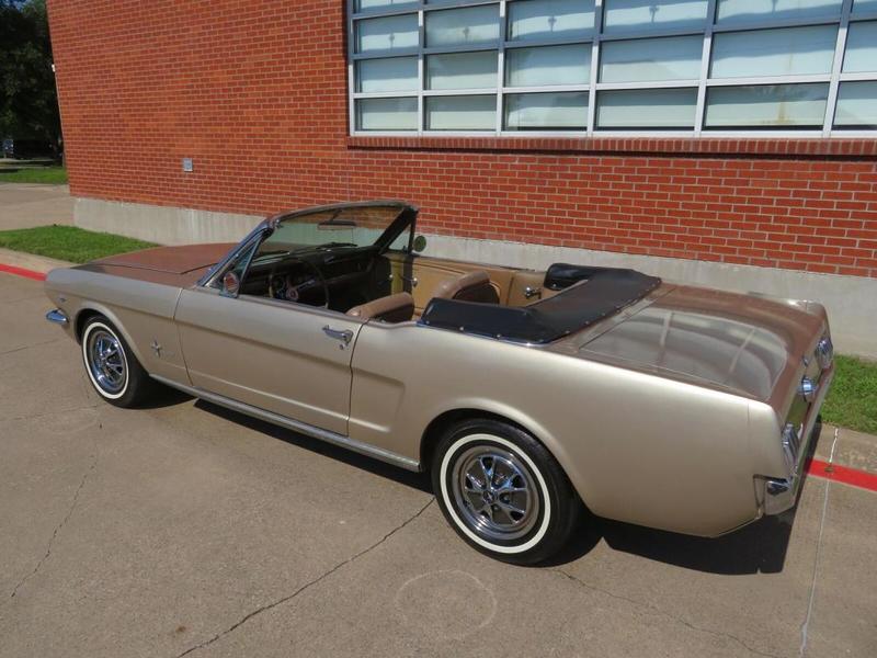 Ford Mustang Cabriolet V8 Pony