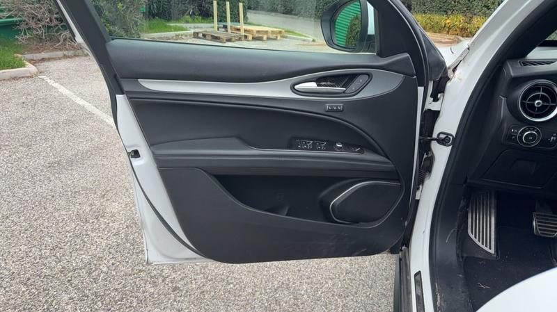 Alfa Romeo Stelvio 2.0t 280 At8 Sport White And Black Edition Q4