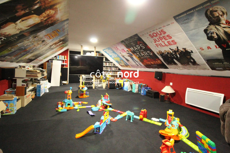 Maison - 325 m² - 8 pièces