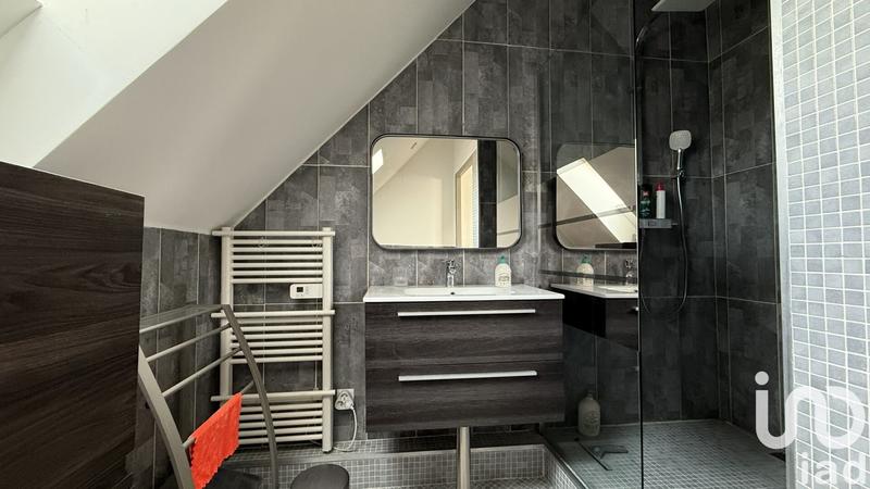 Maison - 92 m² - 5 pièces