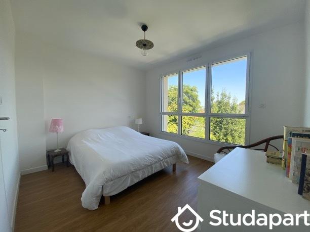 Chambre - 10 m² - 1 pièce